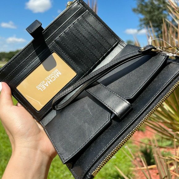 NWT Michael Kors Large Tote White Graphic Logo Black MK Multi + Wristlet - Picture 3 of 12